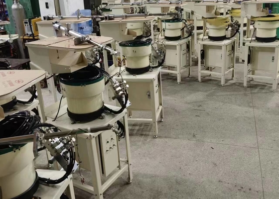 Strumenti di trasferimento del dado dello scivolo automatico dell'alimentatore M6 M8 M10 M12