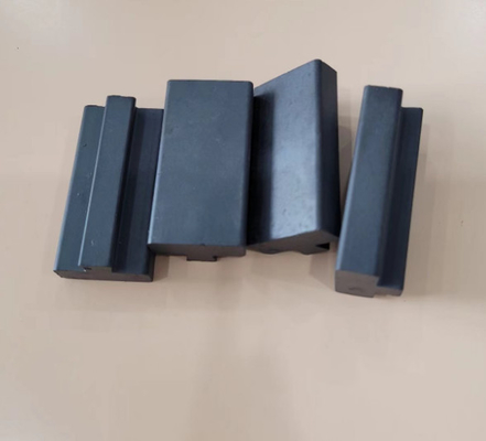Componente ceramica resistente all'uso per le applicazioni di fabbricazione della carta
