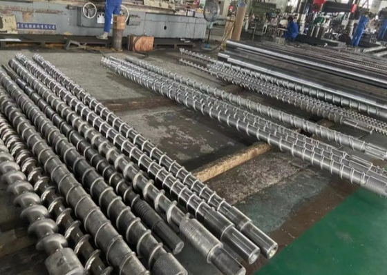 Fabbricazione di macchine per l'estrusione di tubi di plastica