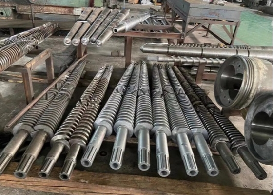 Fabbricazione di macchine per l'estrusione di tubi di plastica