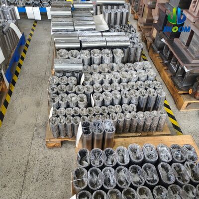 Fornitore di barili compositi di nichelcromo e tungsteno ad alte prestazioni per estrusori a doppia vite con resistenza alle temperature di 600 °C e durezza HRC 58-62