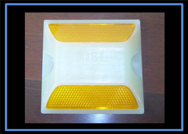 La strada di plastica della carreggiata della protezione fissa Gloe alto nel visibile scuro/luminescente