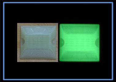 Segnale visibile Photoluminescent dei materiali luminescenti di dimensione standard alto