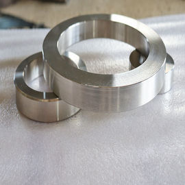 Inconel 625 ha personalizzato la manica forgiata lega d'acciaio delle parti del gruppo della valvola per la costruzione navale