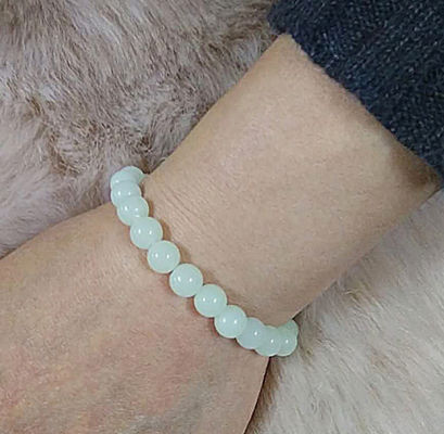 Braccialetto di pietra luminescente delle signore con le perle naturali della perla di notte