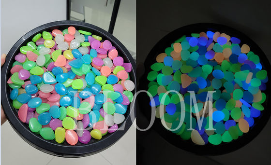 incandescenza di 2mm 3mm nella decorazione di pietra scura del carro armato di pesce del giardino