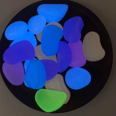 incandescenza di 2mm 3mm nella decorazione di pietra scura del carro armato di pesce del giardino
