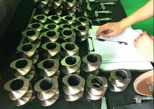 Tipo 75 elementi gemellati dell'estrusore a vite per l'organizzazione dei pezzi di ricambio di plastica dell'espulsore